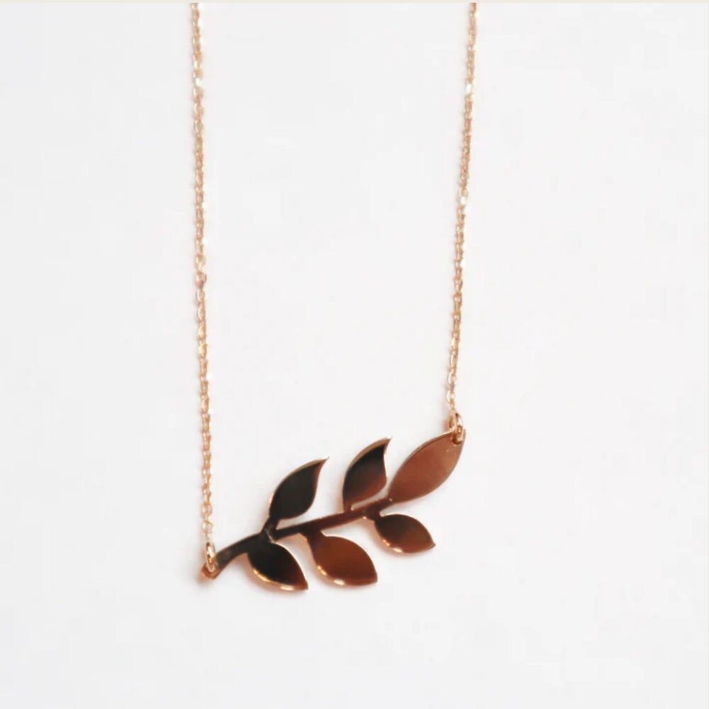 18k Yellow Gold Leaf Necklace - Picture 6 of 9
